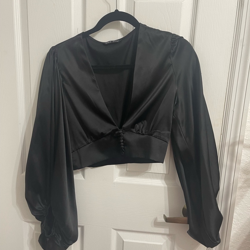 SOLD - Beautiful crop top